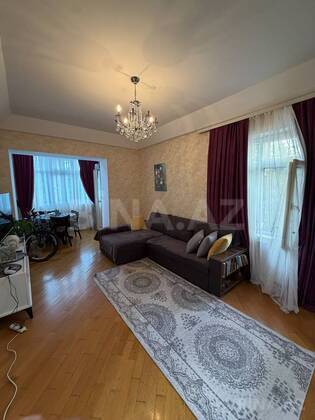 2 otaqlı Köhnə tikili, İnşaatçılar m., Bakı