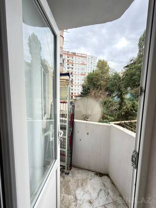 2 otaqlı Köhnə tikili, İnşaatçılar m., Bakı