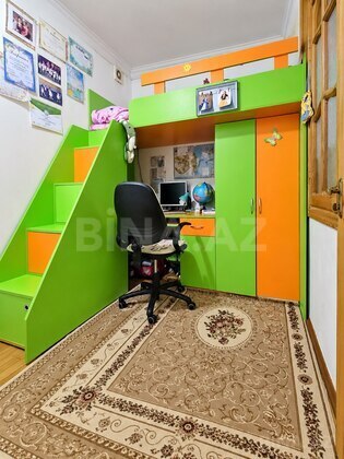 3 otaqlı Köhnə tikili, Memar Əcəmi m., Bakı