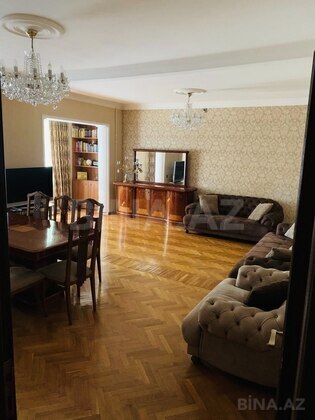 5 otaqlı Köhnə tikili, Azadlıq Prospekti m., Bakı