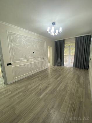 3 otaqlı Köhnə tikili, Xalqlar Dostluğu m., Bakı