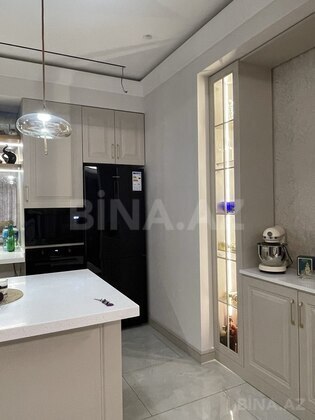 3 otaqlı Yeni tikili, Şah İsmayıl Xətai m., Bakı