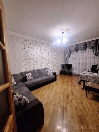 3 otaqlı Köhnə tikili, Xalqlar Dostluğu m., Bakı