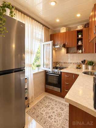 2 otaqlı Köhnə tikili, Neftçilər m., Bakı