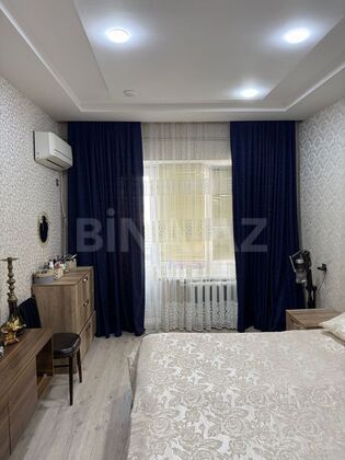 3 otaqlı Köhnə tikili, Bakıxanov q., Bakı