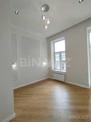 3 otaqlı Köhnə tikili, 28 May m., Bakı