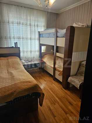 3 otaqlı Köhnə tikili, Xalqlar Dostluğu m., Bakı