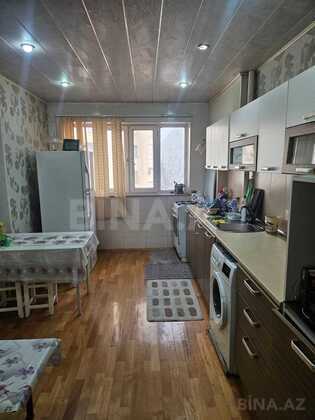 3 otaqlı Köhnə tikili, Xalqlar Dostluğu m., Bakı