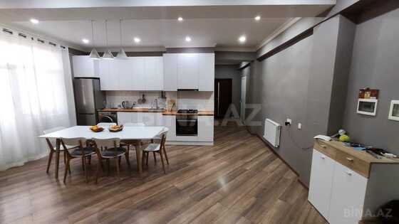 4 otaqlı Yeni tikili, İnşaatçılar m., Bakı