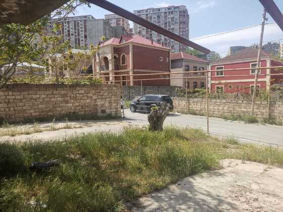 Torpaq Bakıxanov q., Bakı