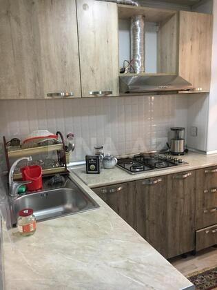 2 otaqlı Köhnə tikili, Elmlər Akademiyası m., Bakı