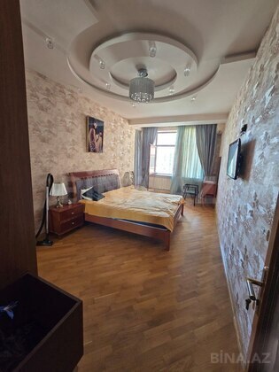 3 otaqlı Yeni tikili, 28 May m., Bakı