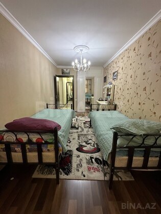 3 otaqlı Köhnə tikili, Bakıxanov q., Bakı