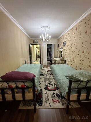 3 otaqlı Köhnə tikili, Bakıxanov q., Bakı