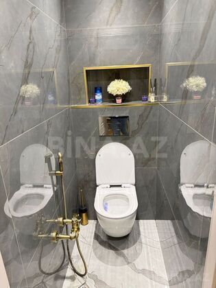 3 otaqlı Köhnə tikili, Bakıxanov q., Bakı