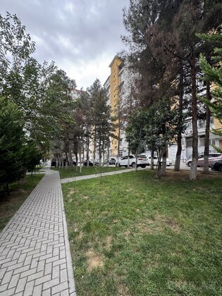 2 otaqlı Köhnə tikili, İnşaatçılar m., Bakı