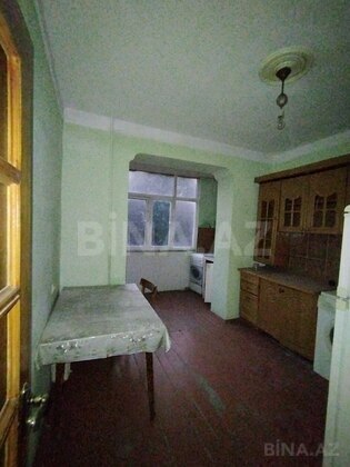 4 otaqlı Köhnə tikili, Əhmədli m., Bakı