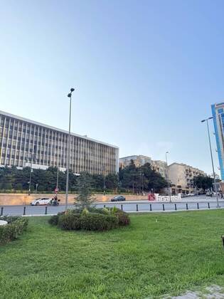 3 otaqlı Köhnə tikili, Nizami m., Bakı