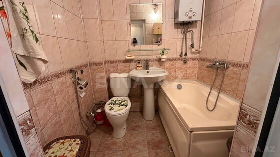 2 otaqlı Köhnə tikili, Elmlər Akademiyası m., Bakı