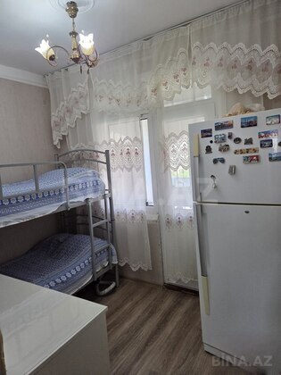 3 otaqlı Köhnə tikili, Həzi Aslanov m., Bakı