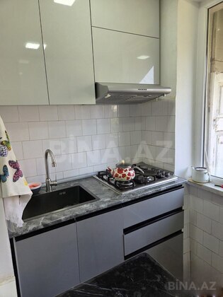 3 otaqlı Köhnə tikili, Həzi Aslanov m., Bakı
