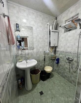 3 otaqlı Köhnə tikili, Həzi Aslanov m., Bakı