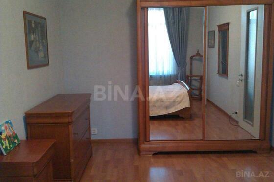 2 otaqlı Köhnə tikili, 28 May m., Bakı