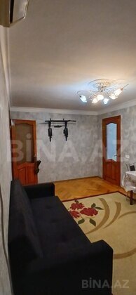 2 otaqlı Köhnə tikili, Elmlər Akademiyası m., Bakı