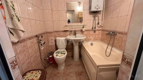 2 otaqlı Köhnə tikili, Elmlər Akademiyası m., Bakı