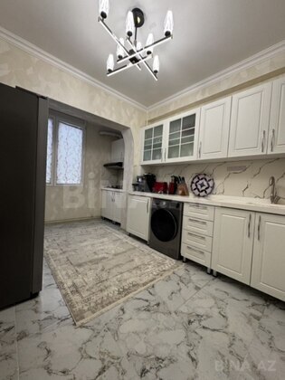 2 otaqlı Köhnə tikili, İnşaatçılar m., Bakı