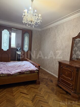 3 otaqlı Köhnə tikili, Elmlər Akademiyası m., Bakı