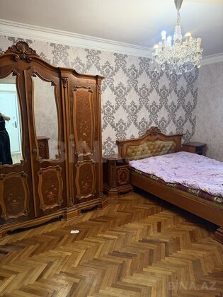 3 otaqlı Köhnə tikili, Elmlər Akademiyası m., Bakı