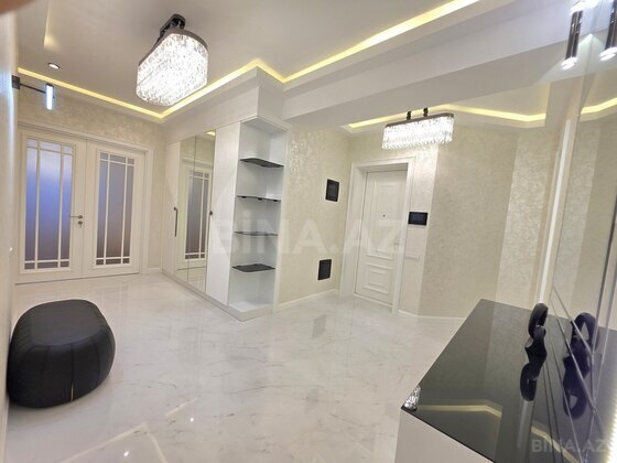 4 otaqlı Yeni tikili, Elmlər Akademiyası m., Bakı