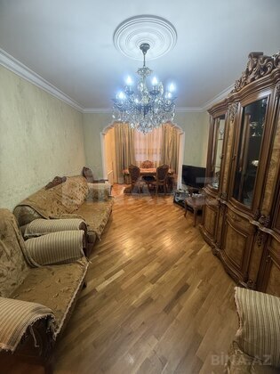 3 otaqlı Köhnə tikili, Həzi Aslanov m., Bakı