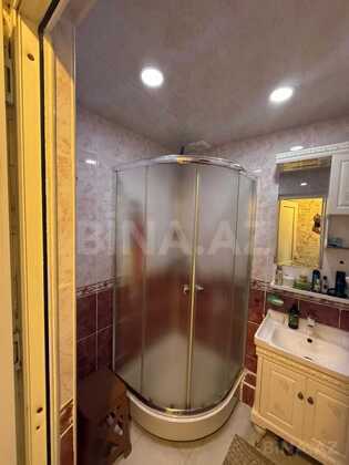 3 otaqlı Köhnə tikili, Bakıxanov q., Bakı