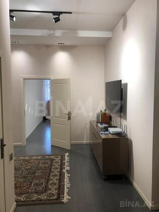 4 otaqlı Yeni tikili, Nizami m., Bakı