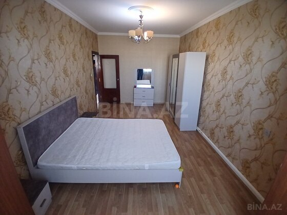 3 otaqlı Köhnə tikili, Xalqlar Dostluğu m., Bakı
