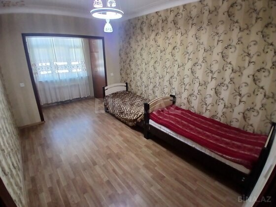 3 otaqlı Köhnə tikili, Xalqlar Dostluğu m., Bakı