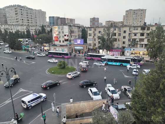 3 otaqlı Köhnə tikili, Memar Əcəmi m., Bakı