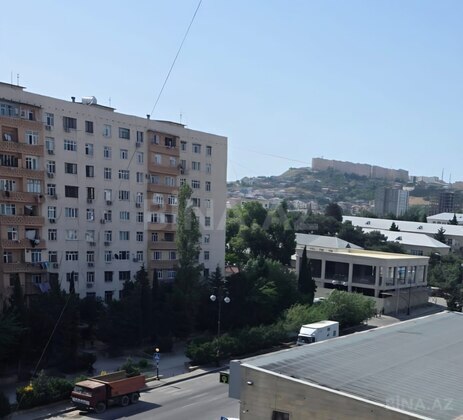 4 otaqlı Köhnə tikili, Qaraçuxur q., Bakı