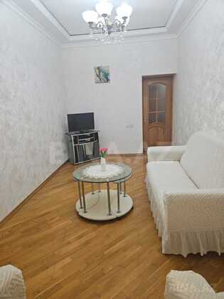 2 otaqlı Köhnə tikili, Nizami m., Bakı