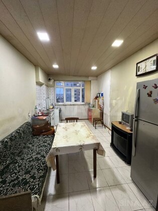 3 otaqlı Köhnə tikili, Xalqlar Dostluğu m., Bakı