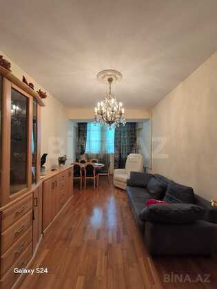 5 otaqlı Köhnə tikili, Elmlər Akademiyası m., Bakı