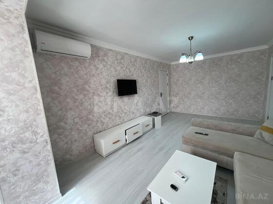 2 otaqlı Köhnə tikili, Neftçilər m., Bakı