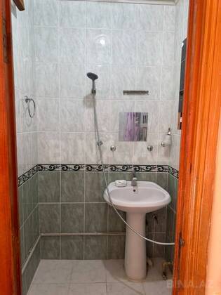 2 otaqlı Köhnə tikili, Nizami m., Bakı