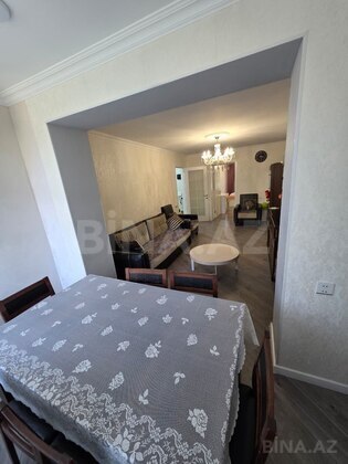 3 otaqlı Köhnə tikili, Neftçilər m., Bakı