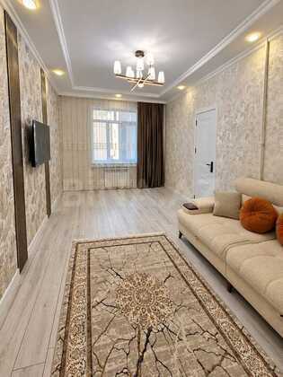 3 otaqlı Köhnə tikili, Bakıxanov q., Bakı