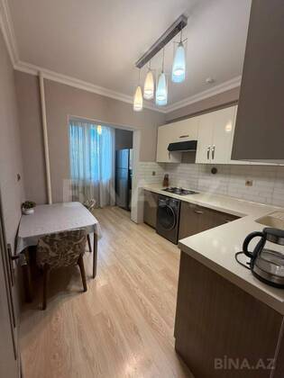 2 otaqlı Köhnə tikili, 8-ci mikrorayon q., Bakı