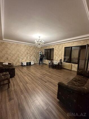 5 otaqlı Köhnə tikili, Xalqlar Dostluğu m., Bakı