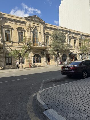 2 otaqlı Köhnə tikili, Sahil m., Bakı